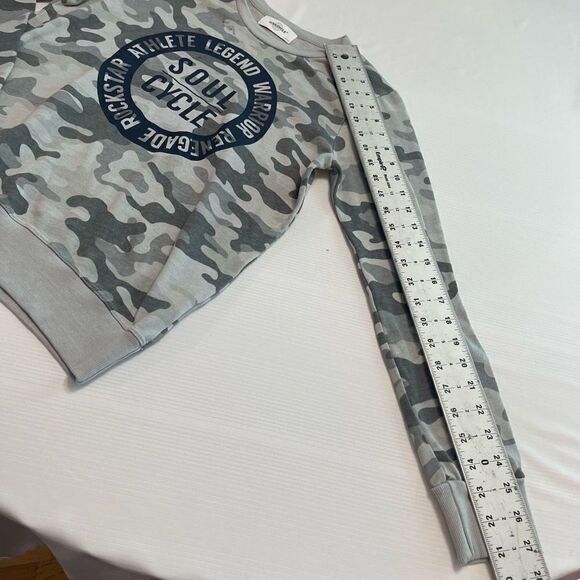 Soul Cycle Grey Camo Camouflage Sweatshirt Size Small - Picture 7 of 10